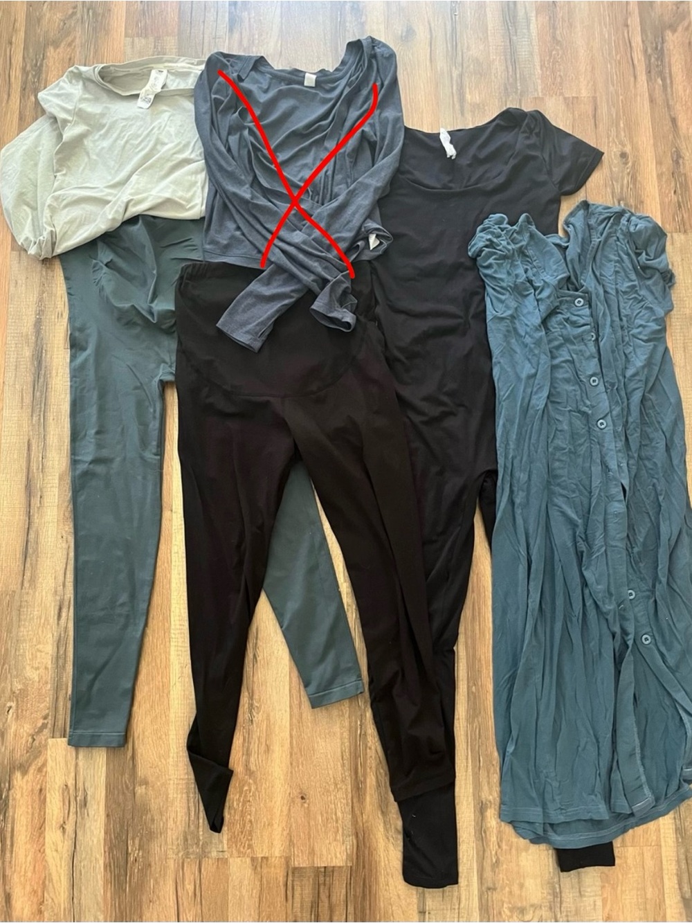 Maternity clothing LOT